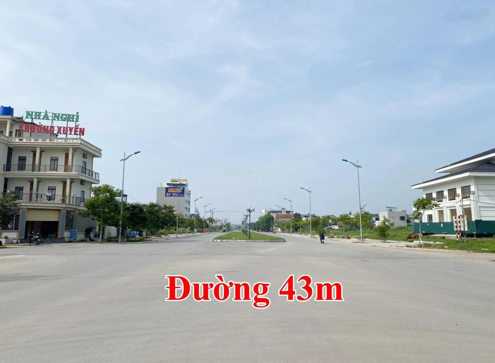 Chính chủ nhờ bán gấp lô đất đường 43m, cách biển Sầm Sơn 300m, cách Sun World 2km, giá rẻ nhất