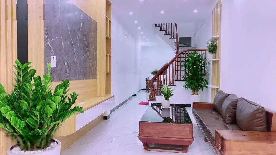 Bán nhà Đại Mỗ, ô tô đỗ gần cách trường chợ chỉ 100m, DT 31m2, 5 tầng mới cứng, chỉ 4.55 tỷ