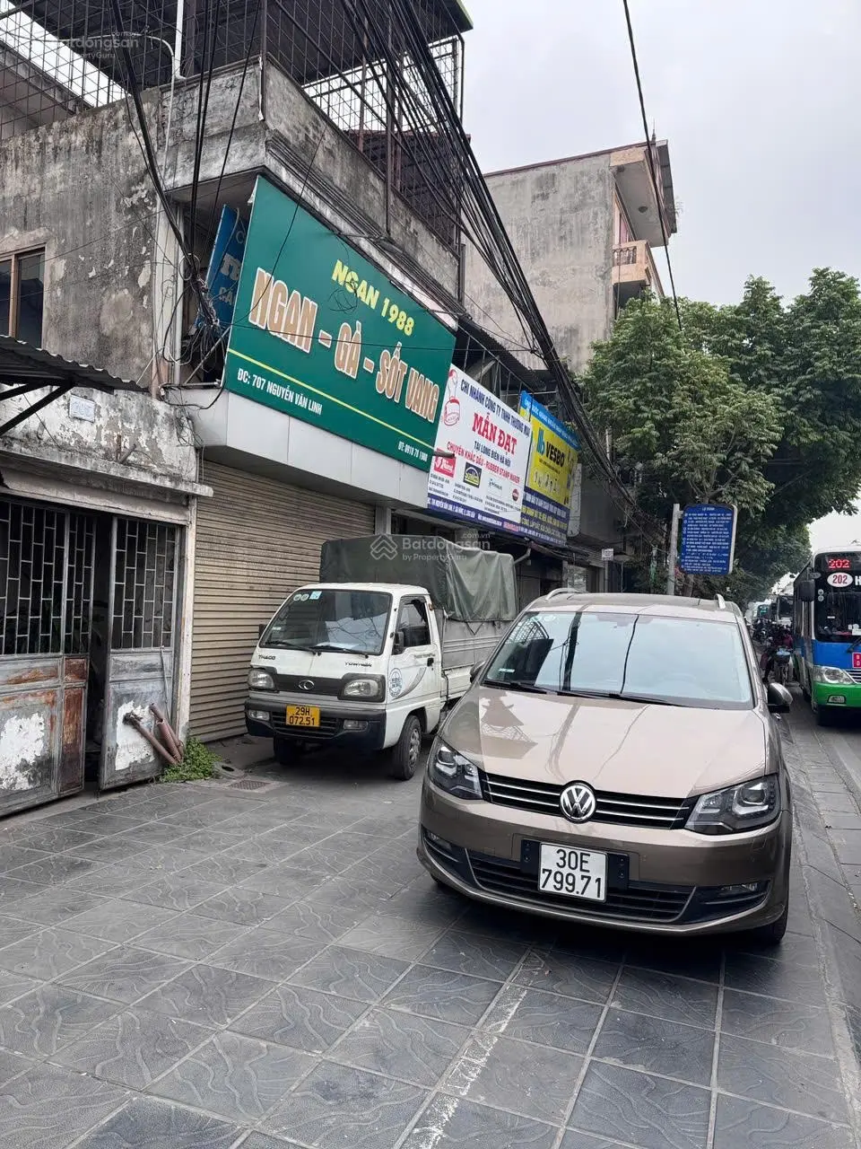 Bán nhà mặt phố chính Nguyễn Văn Linh, Thạch Bàn, Long Biên, vỉa hè rộng 6 mét đường Quốc Lộ 5