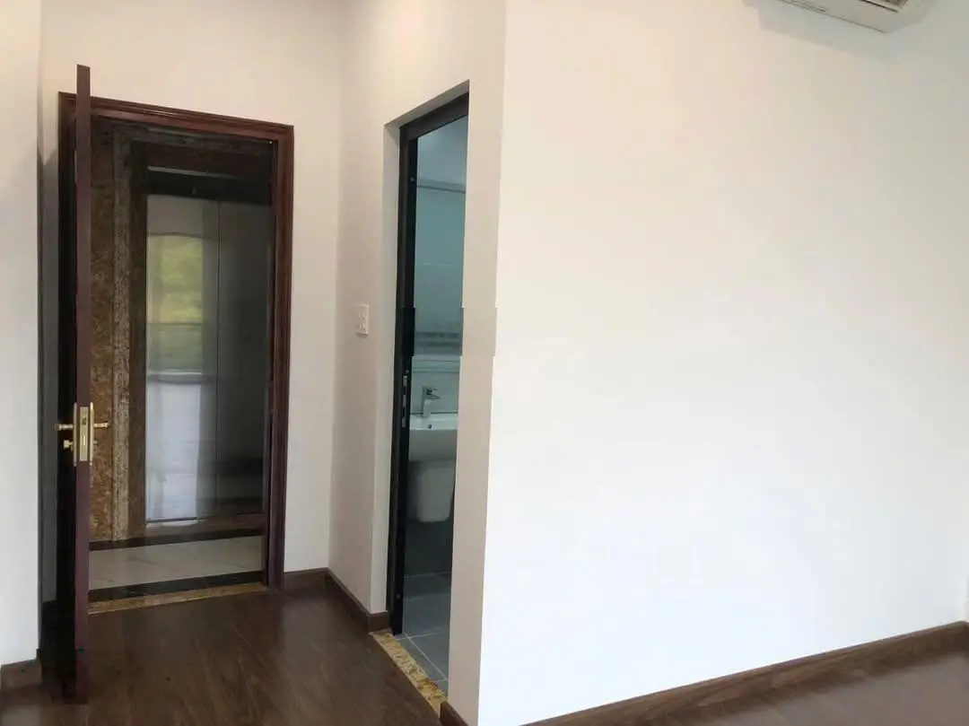 Bán NP mặt phố Lạc Long Quân, 25 tỷ, 45m2, view đẹp Q.Tây Hồ, HN