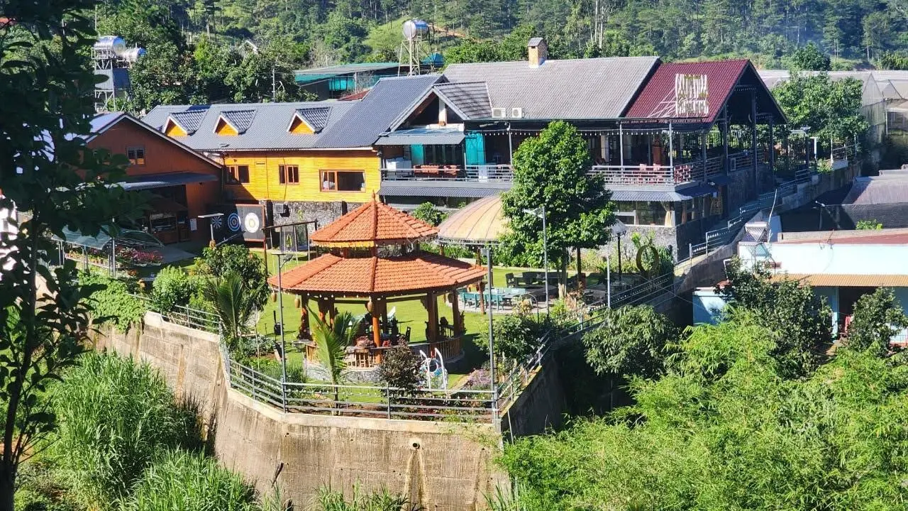 Villa homestay ngay Đèo Prenn, sát bên Tea Resort, cách cao tốc 500m