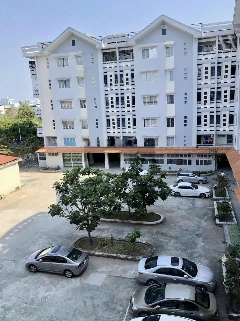 Bán căn hộ Hưng Phú Cần Thơ 70m2, 2 phòng ngủ, Đông Bắc, mới, sổ hồng, thang máy, bãi oto