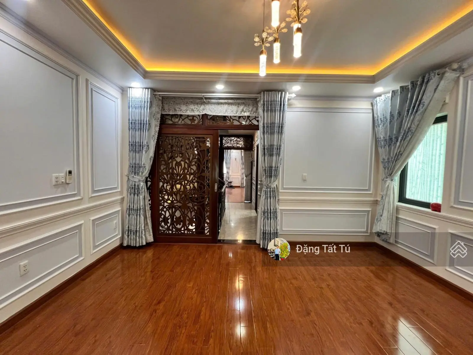 Cần bán nhà phố Lakeview city nhà hoàn thiện có thang máy giá 17.5 tỷ. Lh: 0917330220