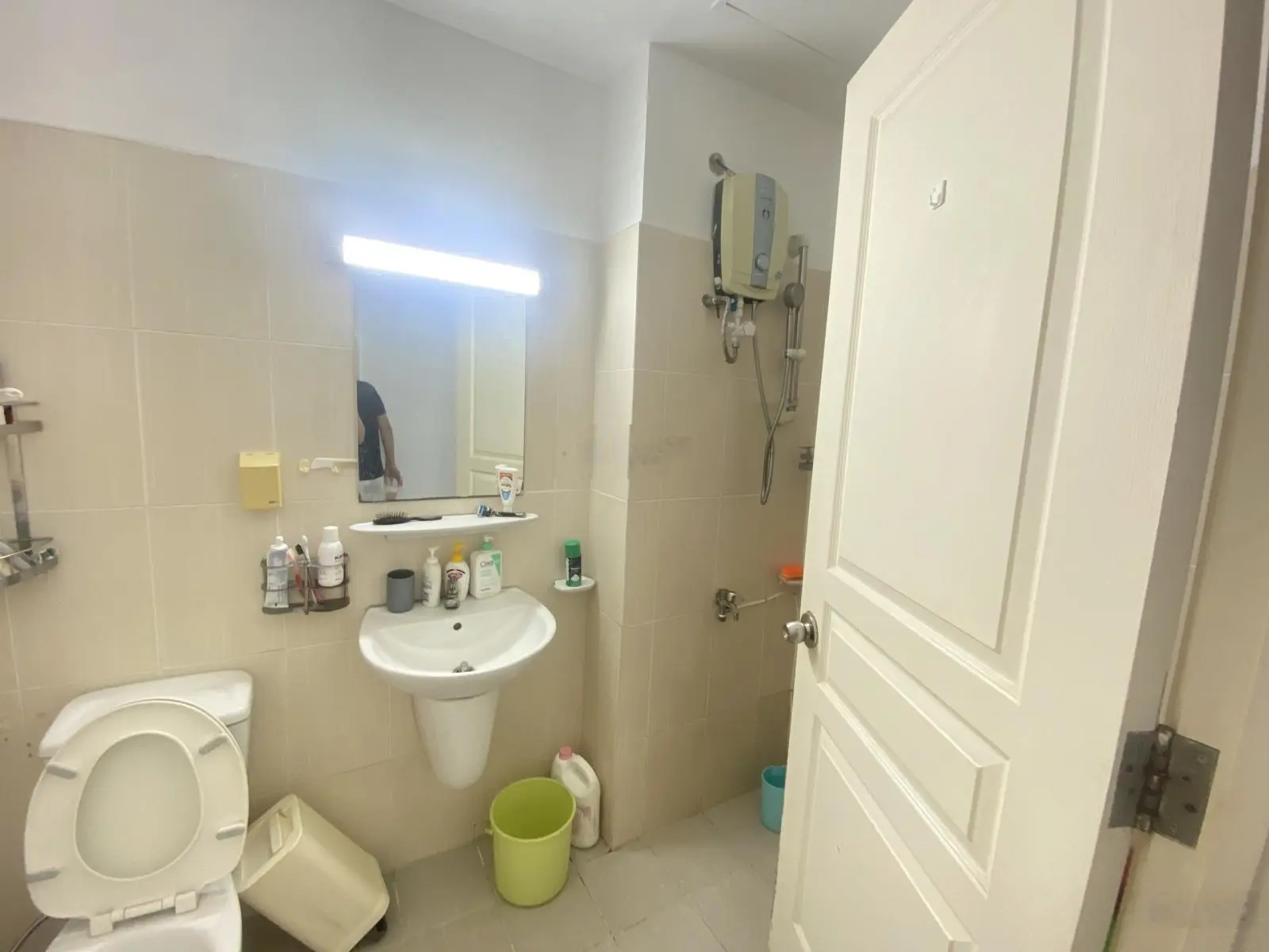 Bán căn lotus garden 2pn 2wc dt 77,47m2, có ban công thoáng mát, full nội thất. 3,2 tỷ thương lượng