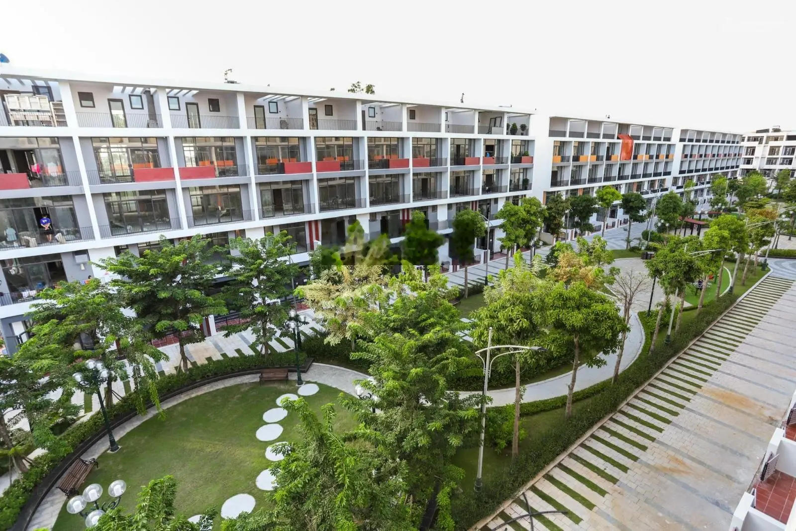 21 Tỷ có ngay 95m2, liền kề 5 tầng, 450m2 sử dụng, view đường Đức Giang, full đồ cơ bản. 0919185809