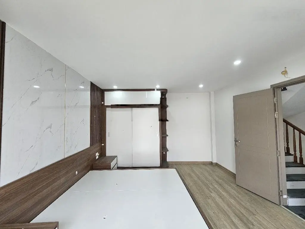 Bán Nhà riêng 6,2 tỷ, 40m2 tại Thạch Bàn, Q.Long Biên, HN - Hot!