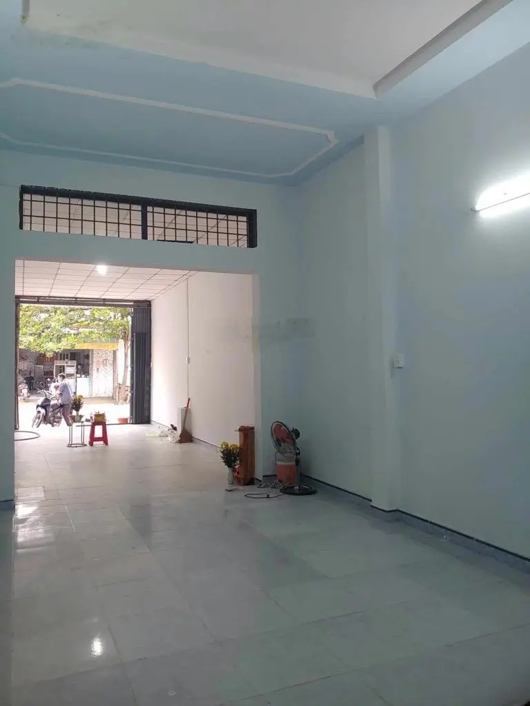 Bán nhà mặt phố Trần Văn Mười, 5,5 tỷ, 80m2, Hóc Môn, giá tốt