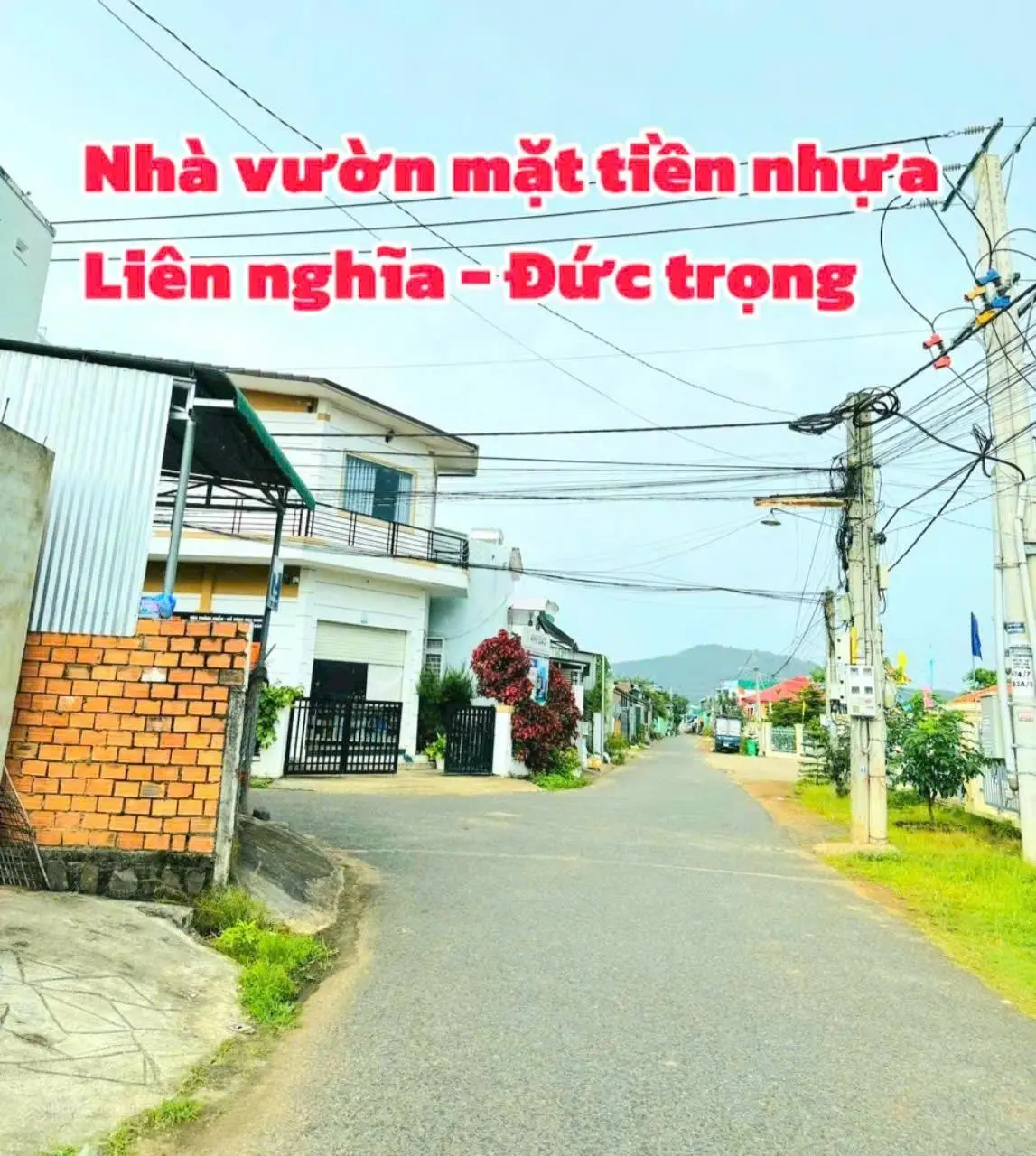 Bán nhà ngộp sân vườn góc 2 mặt tiền đường nhựa trung tâm thị trấn Liên Nghĩa