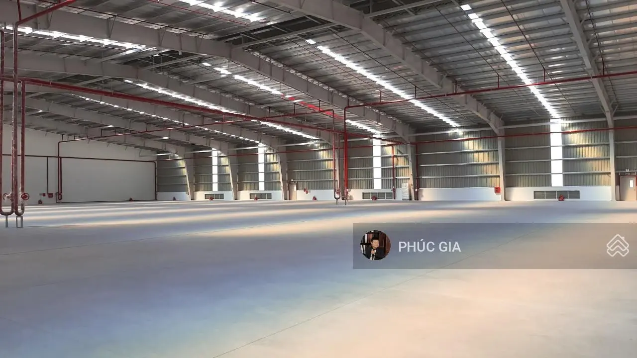 Bán nhà máy rộng 10.000m2, có 7.000m2 kho xưởng tiêu chuẩn quốc tế. Bàn giao ngay cho đối tác