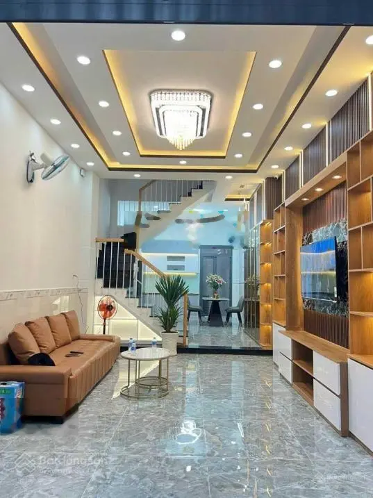 Bán nhà đường Nguyễn Tri Phương, Phường 6, Quận 10, Dtsd: 120m2 (4 tầng), gần mặt tiền, giá 5,5 tỷ