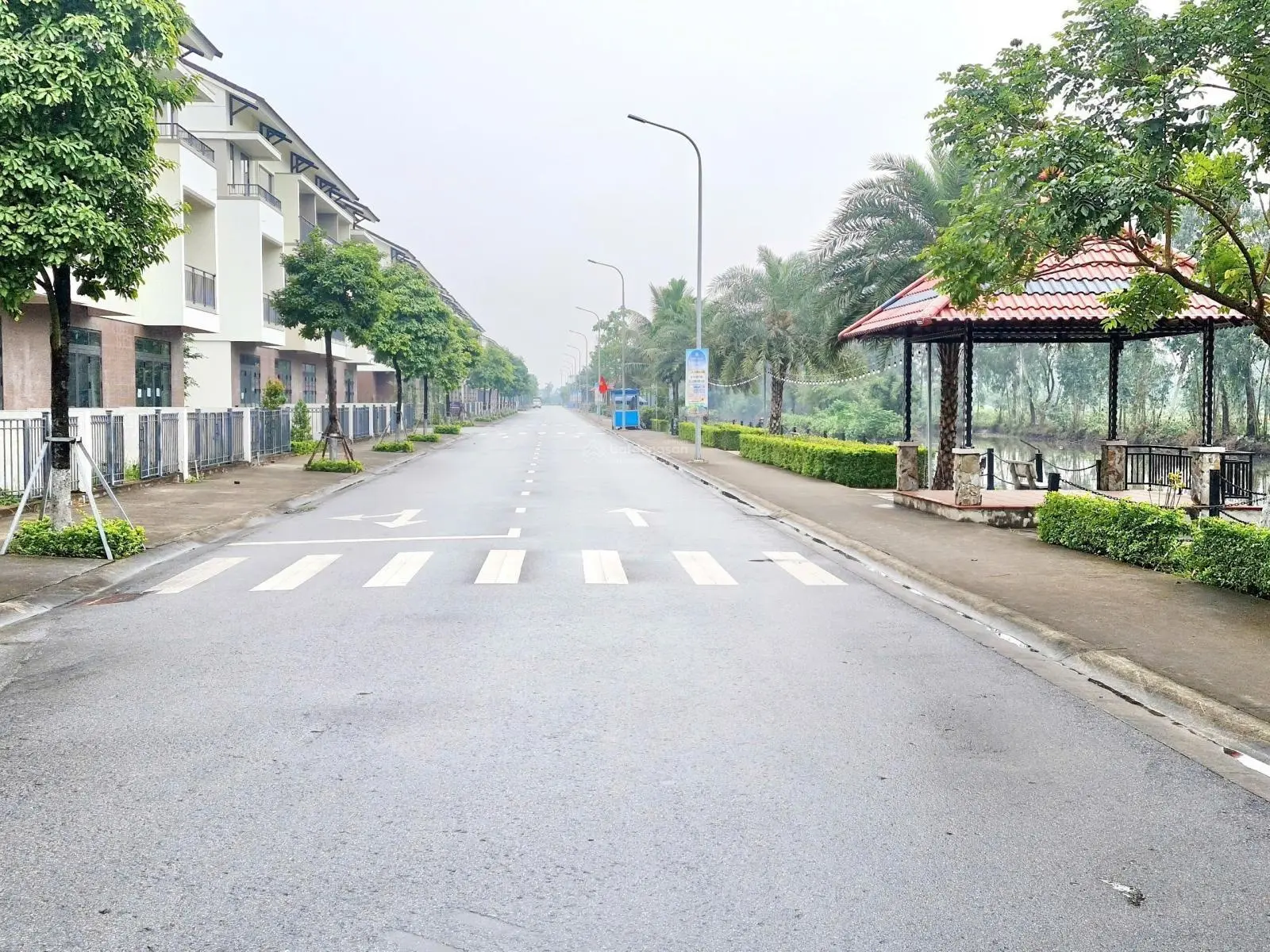 Bán căn áp góc shophouse 90m2. View công viên sông. Sát chợ vải Ninh Hiệp