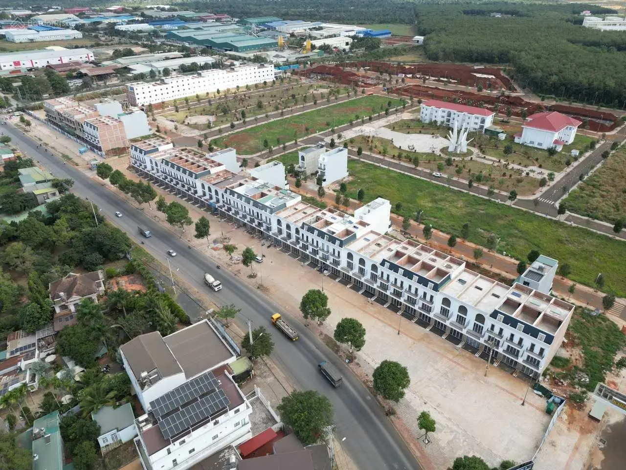 Bán lô đất view hoa viên đường 18m dự án Ân Phú, đã có sổ.