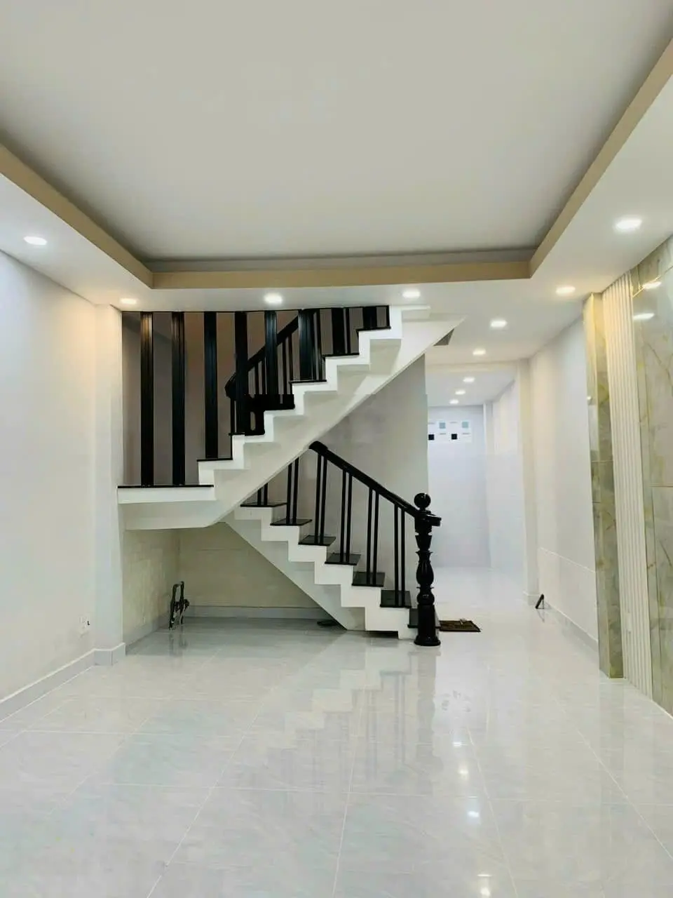 Tôi cần bán nhà 3 tầng 60m2 (4*15m) sổ riêng, giá 3tỷ250 ngay hẻm 5m Bùi Đình Túy, P24, Bình Thạnh