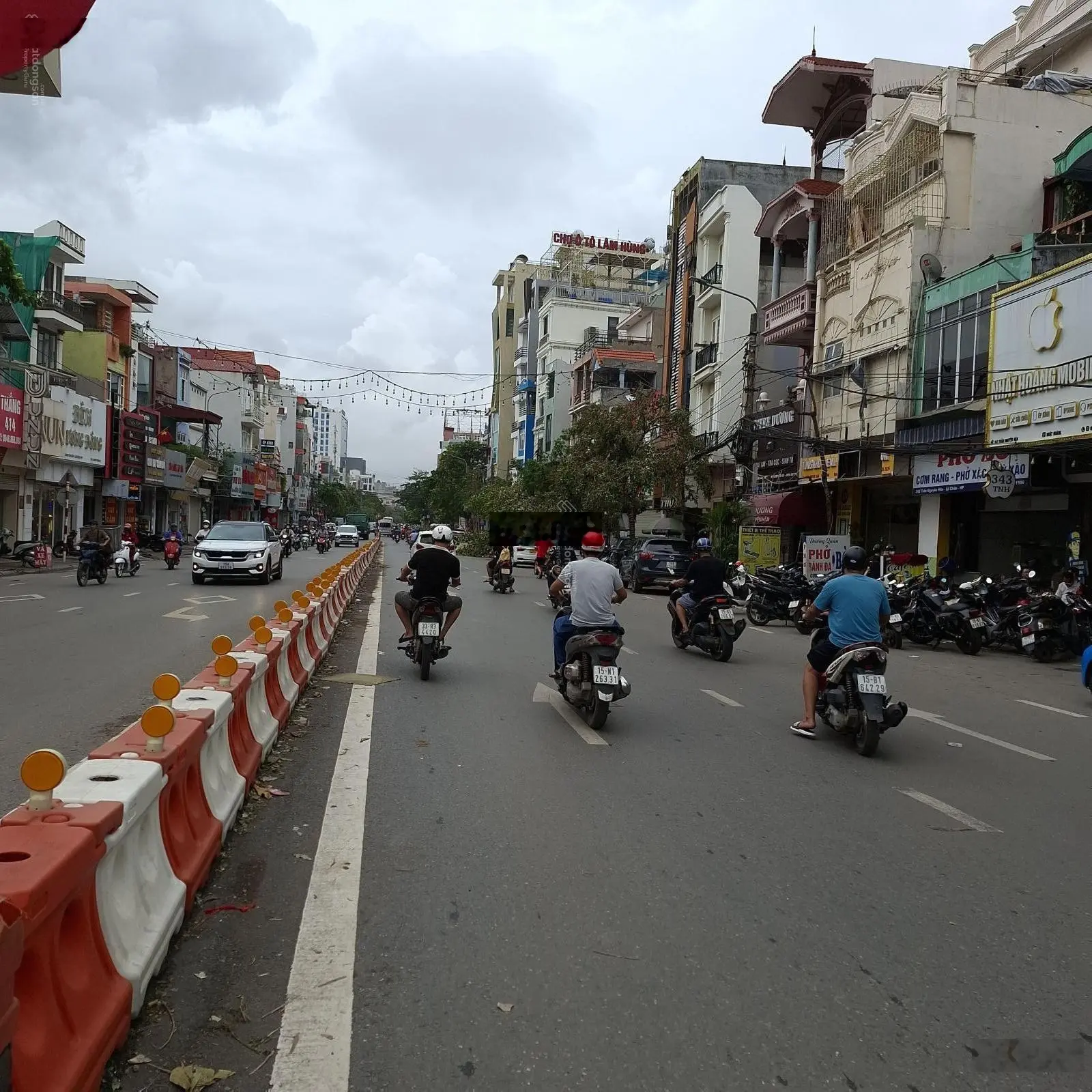 Mặt đường Trần Nguyên Hãn vị trí đẹp. Vỉa hè rộng. Kinh doanh buôn bán gì cũng được diện tích 160m2