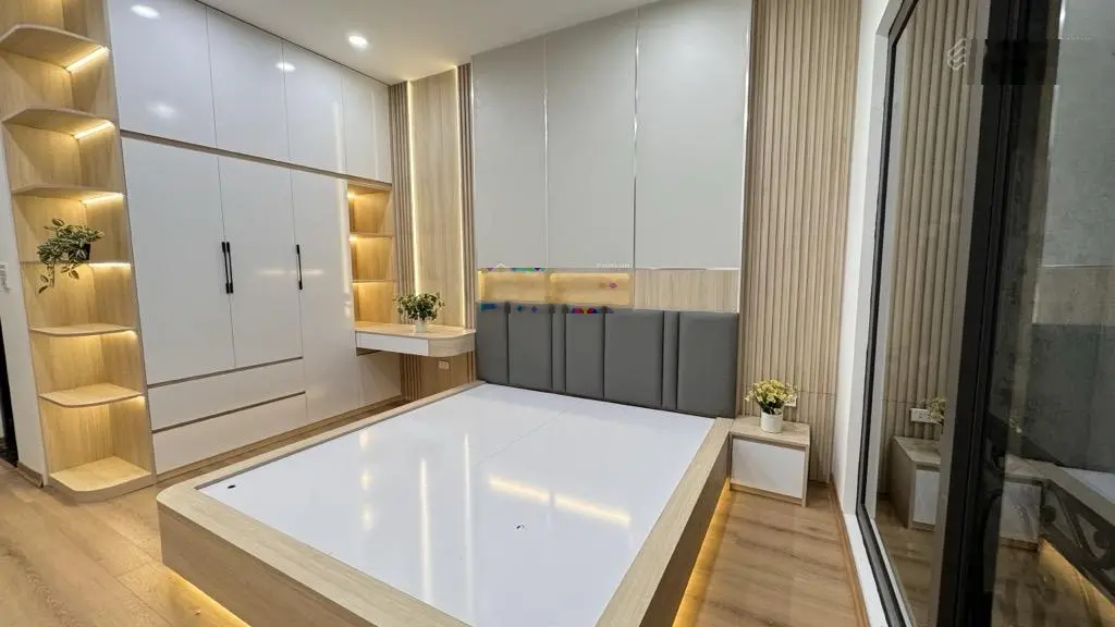 Minh Khai - Hai Bà Trưng - 40m2 6 tầng thang máy full nội thất - 8.36 tỷ - sổ đẹp gần phố