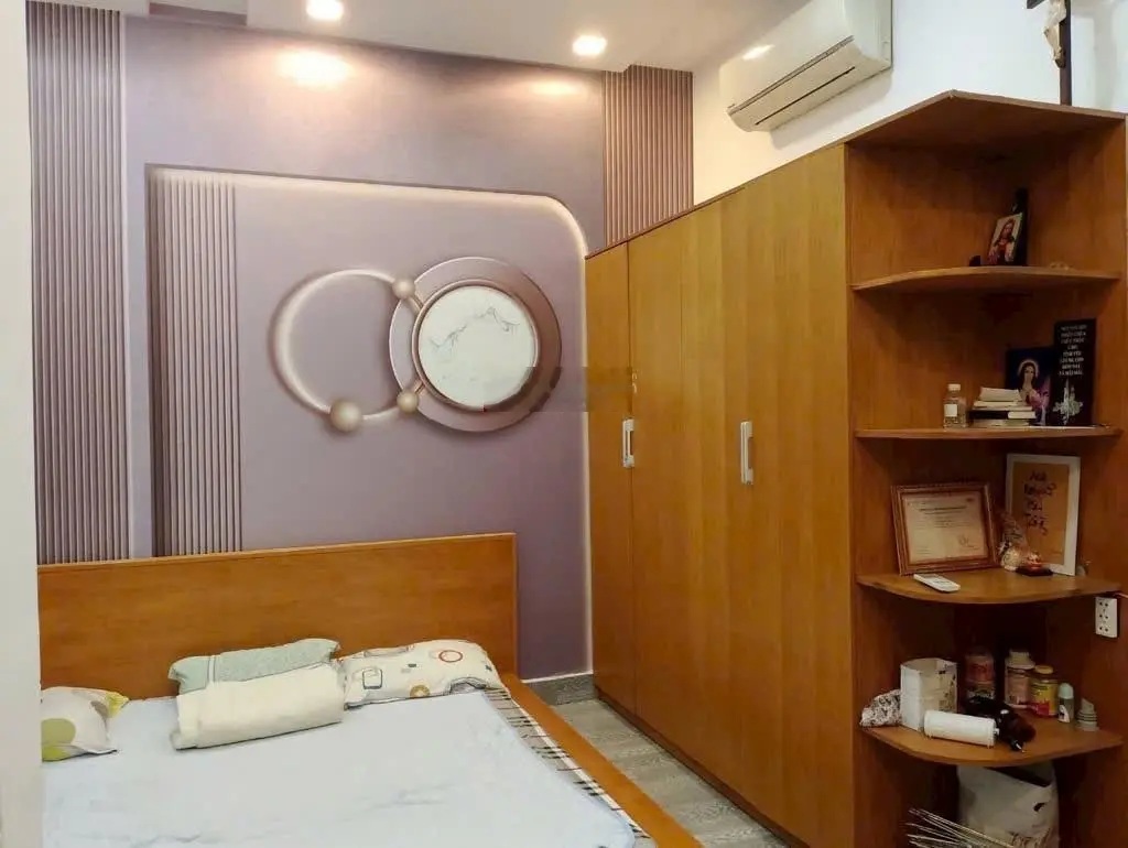 Sang nhượng căn đường Phong Phú, Bình Chánh. Giá 3tỷ1, 90m2, 1 trệt 1 lầu, 4PN, 3WC. SHR