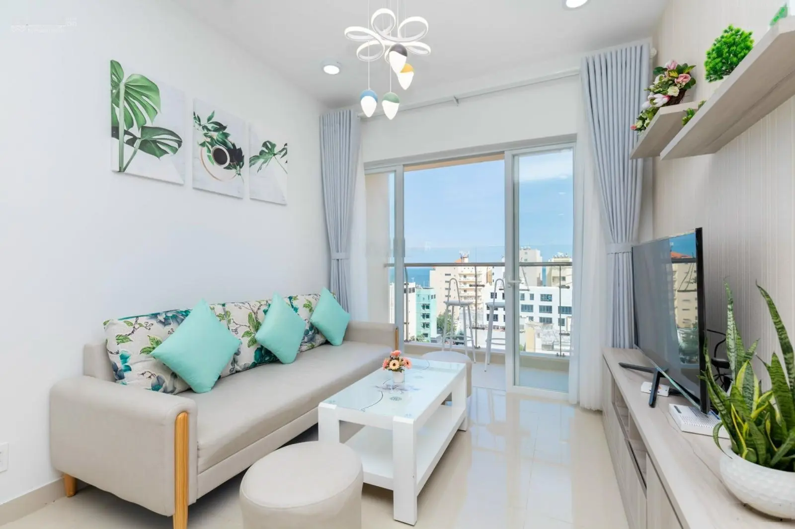 Cần bán căn 2 phòng CC Vũng Tàu Gold Sea, 80m2 full nội thất view biển. Lh e Yến 0792 366 ***