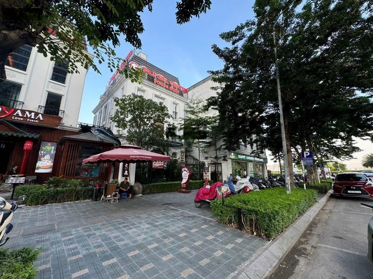 Chủ nhà gửi bán biệt thự đơn lập Embassy Garden Tây Hồ Tây mặt đường Nguyễn Văn Huyên