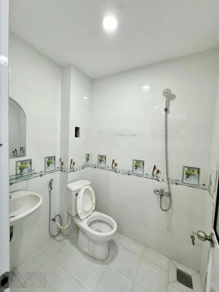 Bán nhà mới 2PN, 2WC ngang 4m dài 13 m HXH đường Liên khu 4-5, Bình Hưng Hòa B, Bình Tân, 1,9 tỷ