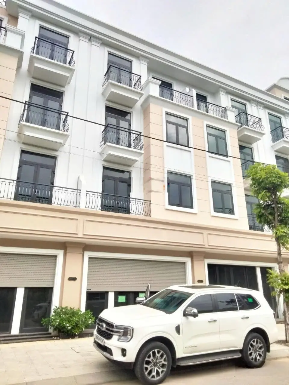 Chính chủ cần tiền bán gấp HG04 DT 75m2 dự án Vincom shophouse Royal Park, Đông Hà, Quảng Trị