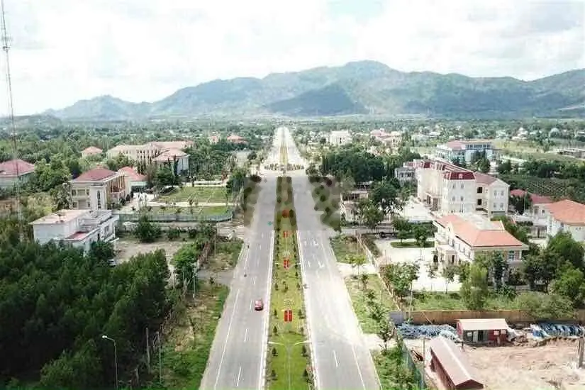 MT ĐÔNG TÂY THÔNG QL1A,TRUNG TÂM HUYỆN HÀM TÂN, DT: 22x75m, TC 100