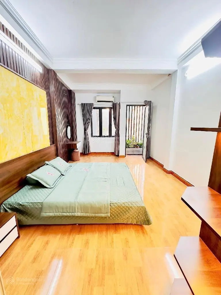 Bán nhà Nam Dư, 32m2, 5 tầng, gần 5 tỷ