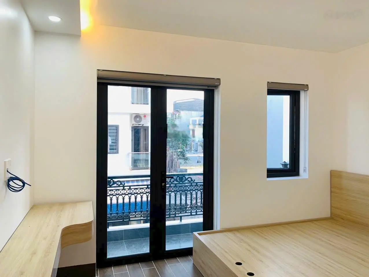 Nhà xây mới tinh hiện đại 40m2 siêu rẻ trong TĐC Vinhomes Riverside, Hồng Bàng chỉ 4,35 tỷ