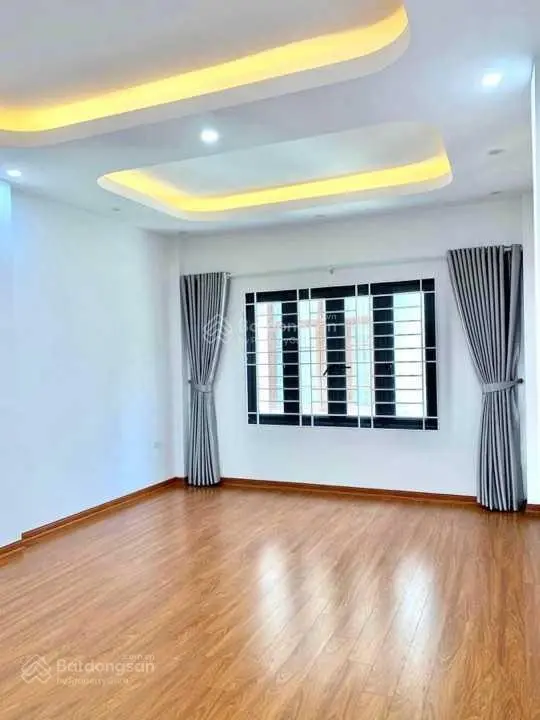 Yên Ngưu, Tam Hiệp, đối diện TTTM Thanh Trì, 40m2, 5 tầng, mặt ngõ thông, ô tô kinh doanh sầm uất