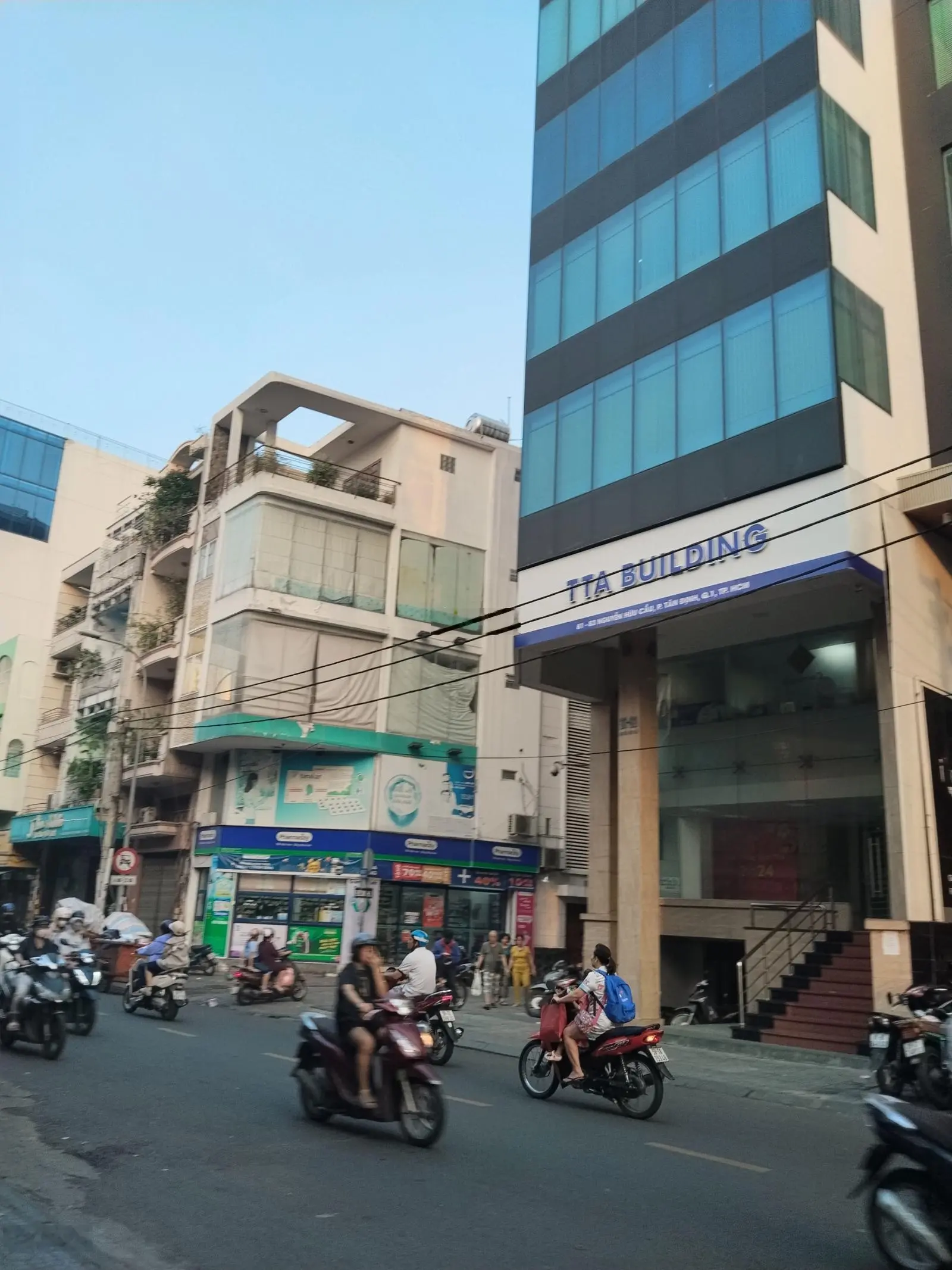 Bán nhà mặt phố 165m2, tại Phường Cô Giang, Quận 1, Hồ Chí Minh, giá tốt