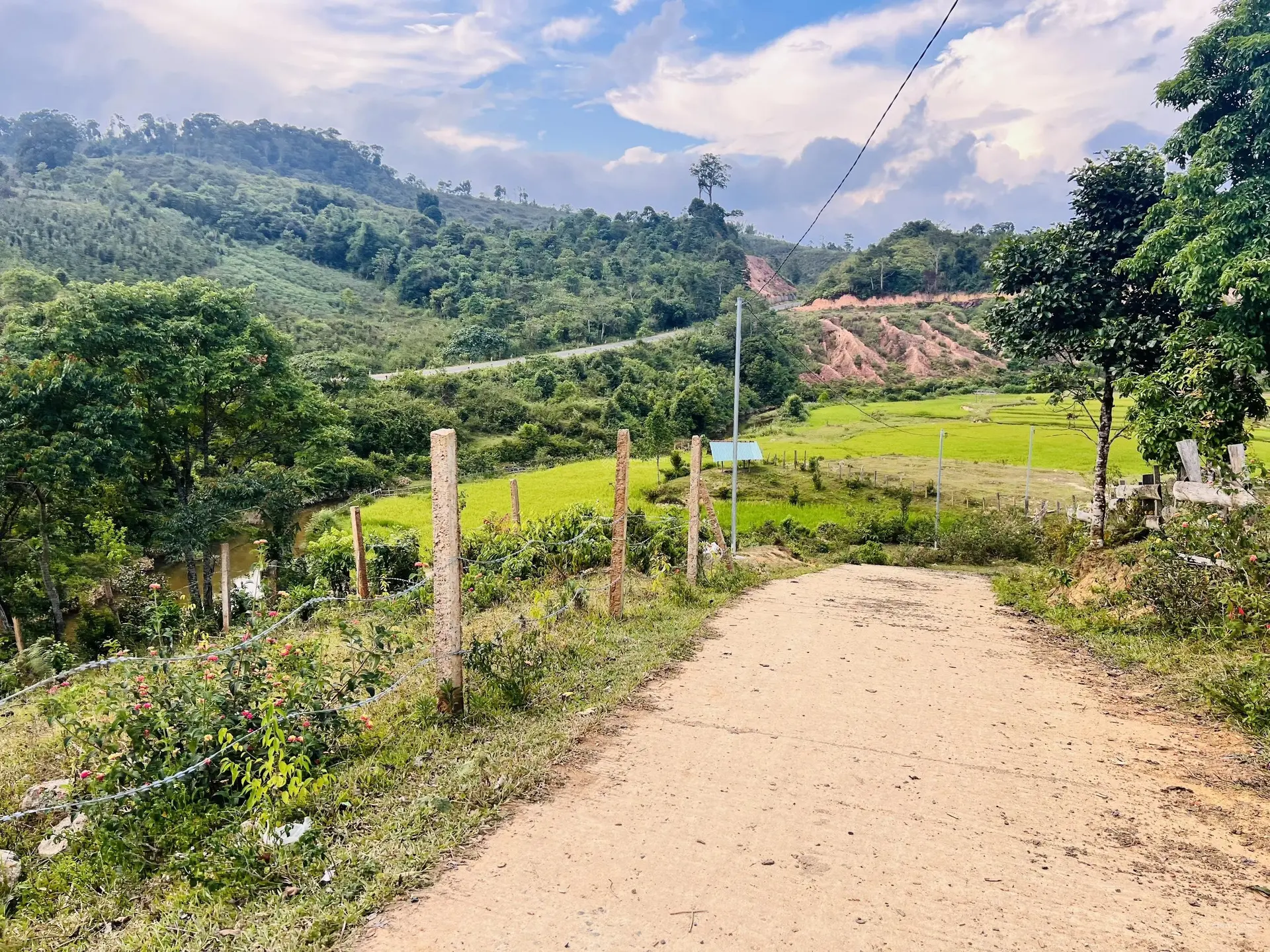 Bán đất Măng Đen, Kon Plông, Kon Tum. Cách TT chỉ 3km, giáp rừng, view suối