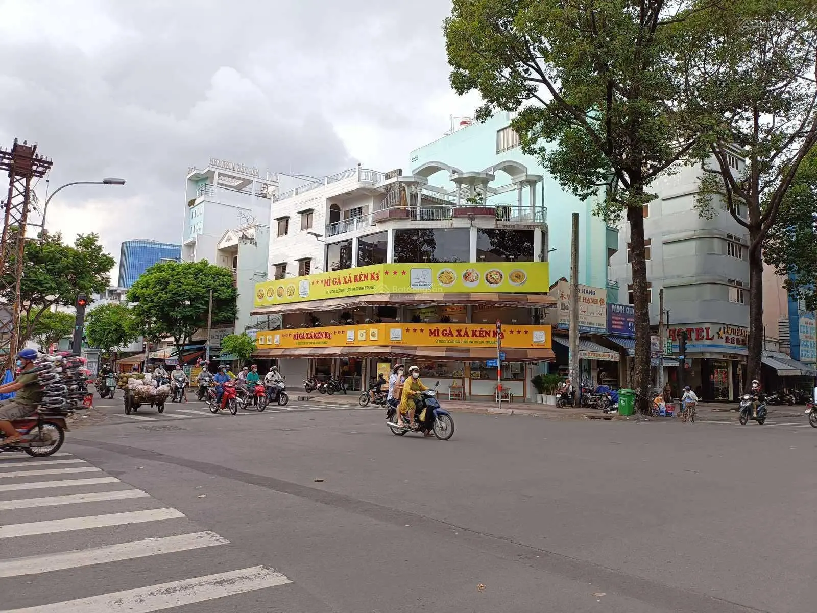 Chỉ còn 1 căn duy nhất, nhà 2 mặt tiền đường Trần Quý gần Tạ Uyên, P. 6, Quận 11. Giá bán 23 tỷ