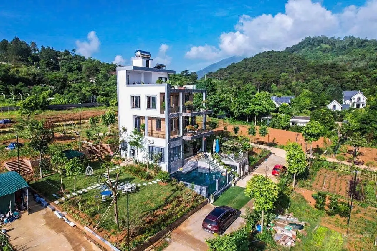 Cần bán lô đất view mặt hồ Yên Bài và núi Ba Vì, khu nghỉ dưỡng đáng sống, đáng đầu tư