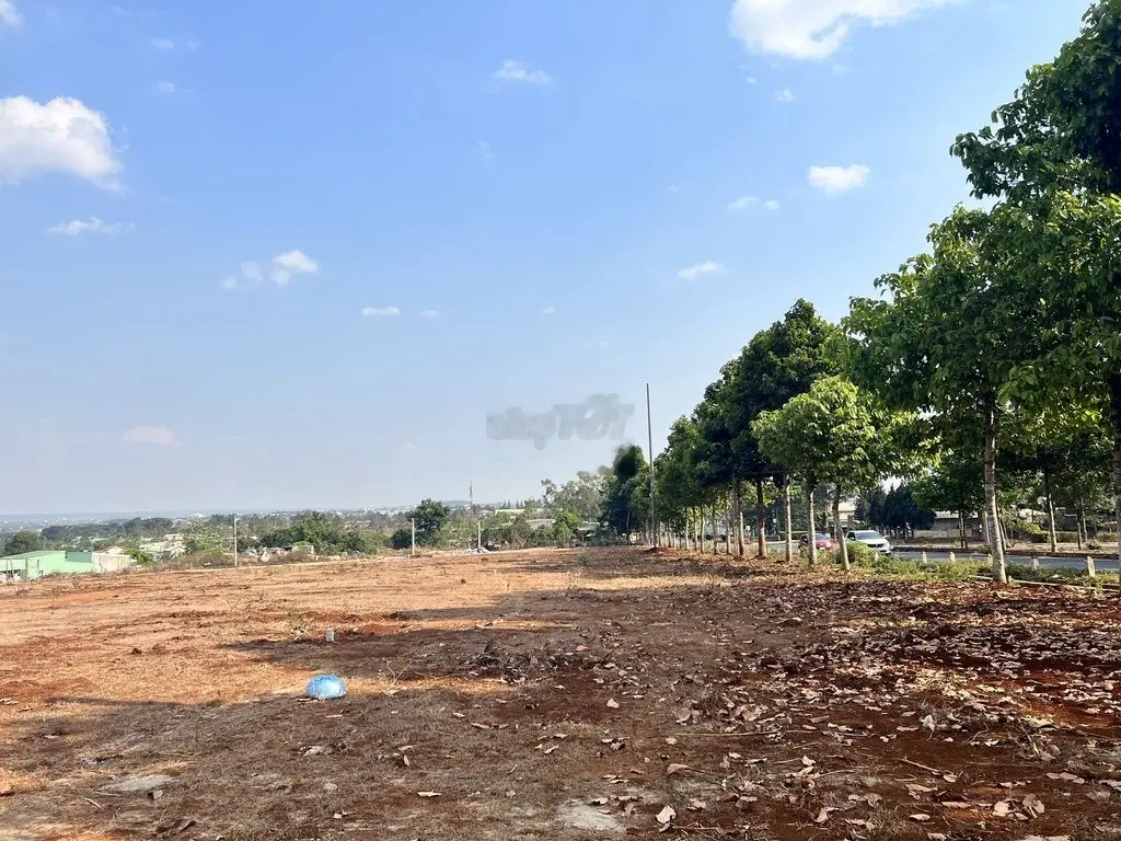 Cần bán lô đất 25x30 có 300m2 đất ở đường Ngô Quyền,KCN Trà Đa,Gia Lai