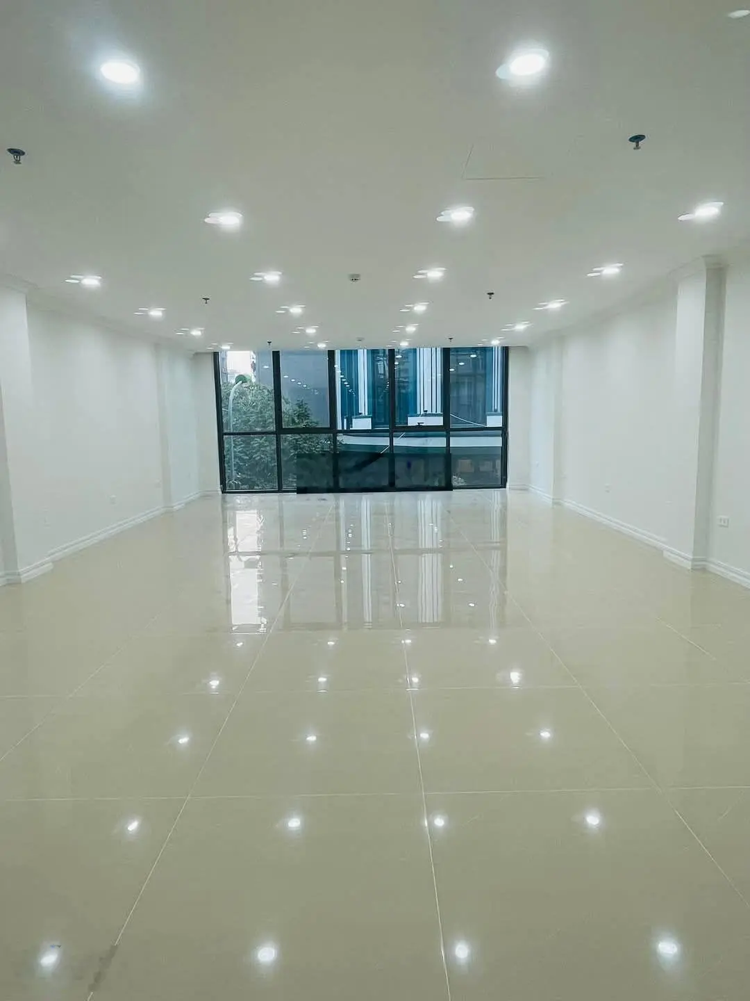 Bán nhà MP Mỹ Đình - DT 80m2 x 9T x thông sàn x thang máy x hầm x vỉa hè x kinh doanh x giá 42 tỷ