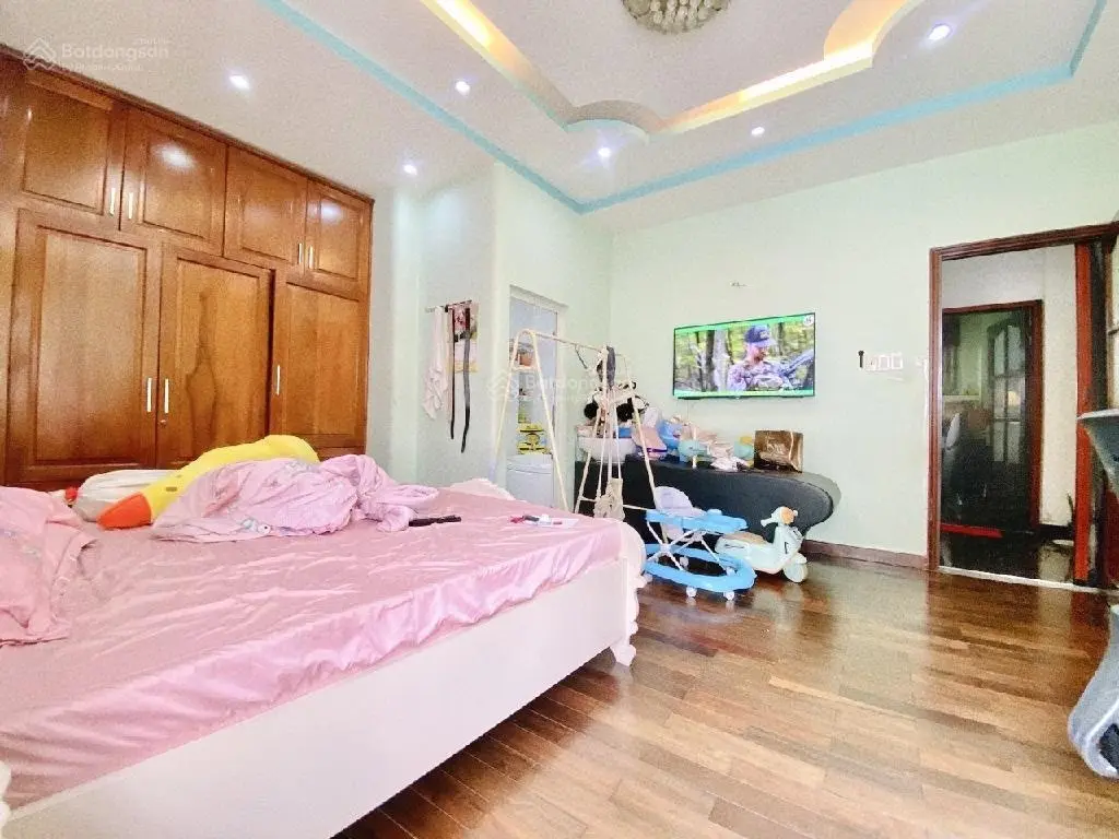 Bán nhà mặt tiền đường số trục Nguyễn Thị Thập, Quận 7, 5 tầng, 108m2, view công viên, nhỉnh 15 tỷ