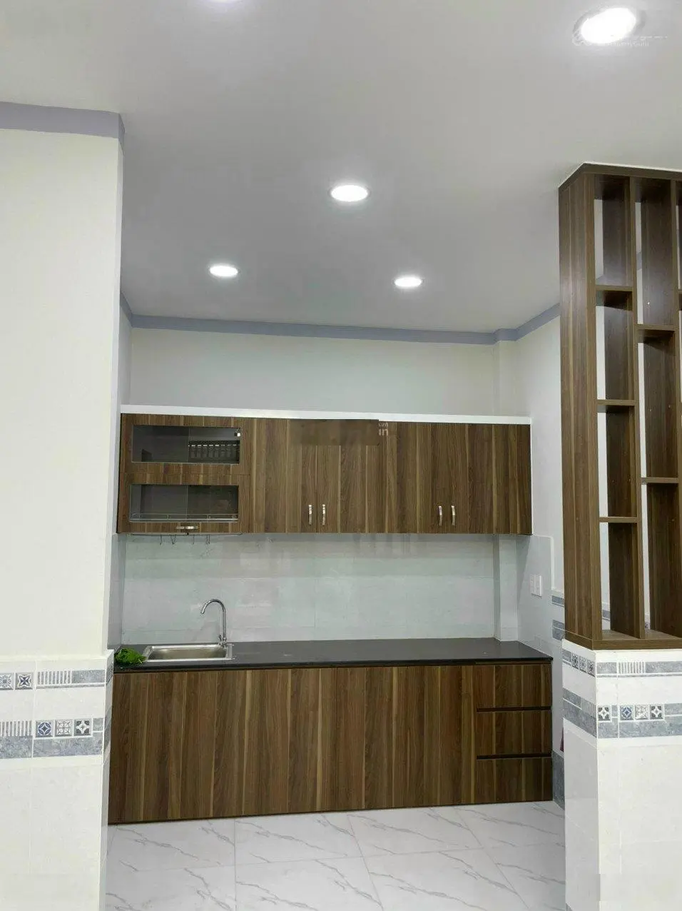 Nhà ngộp ngay hẻm ôtô Minh Phụng, Q11, HCM, 33m2, 3PN, 3WC đang cho thuê 13 tr/tháng