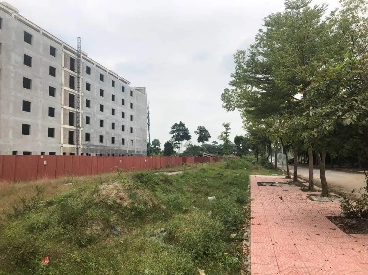 Siêu đẹp! Lô đất làn 2 sau shophouse - view công viên, sân bóng - hướng Đông Nam