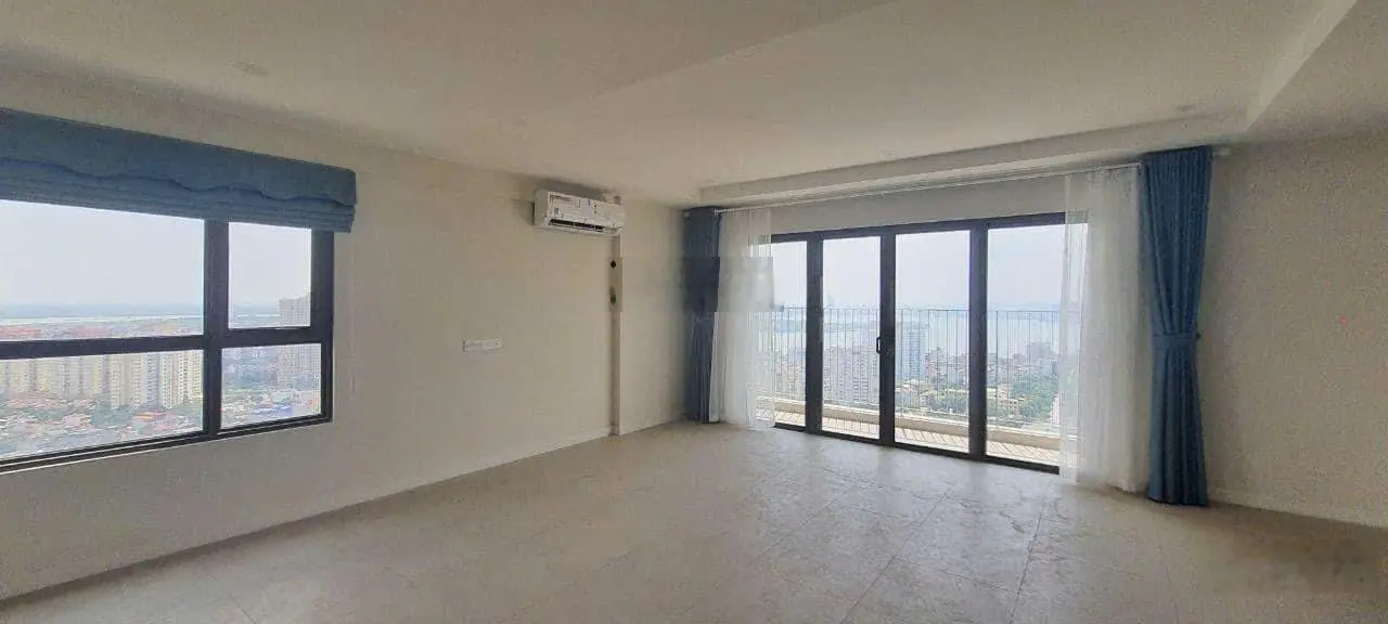 Bán nhanh CH cao cấp Kosmo Tây Hồ 168m2 3PN & 2WC. View Hồ Tây lộng gió