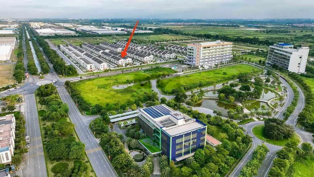 Nhà 3 tầng, 100m2, 5,9 tỷ, tiện kinh doanh, KCN VSIP Từ Sơn giáp Gia Lâm - Long Biên. LH 0865706187