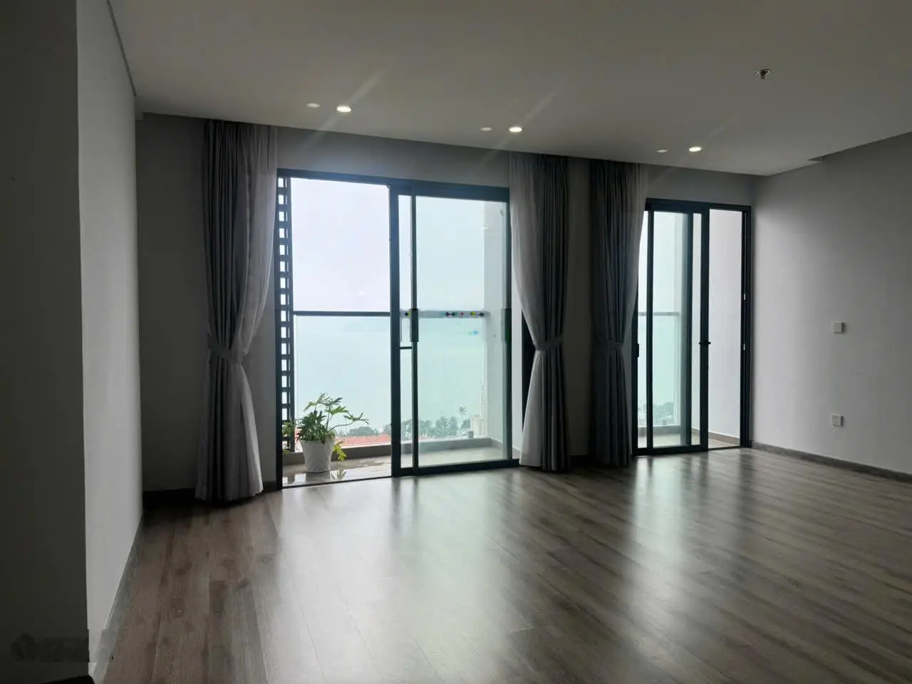 Bán căn hộ view biển Marina Suites, 25 Phan Chu Trinh, Nha Trang. Giá 1 tỷ 850triệu