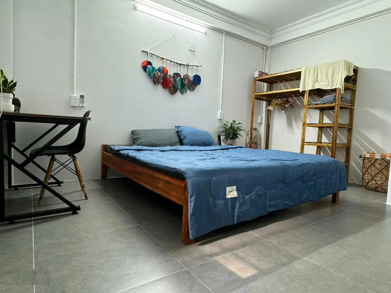 Nhà kiểu Homstay giá 5,6 tỷ, đối diện là công viên, cách biển du lịch 300m, đường Phạm Vấn, Đà Nẵng