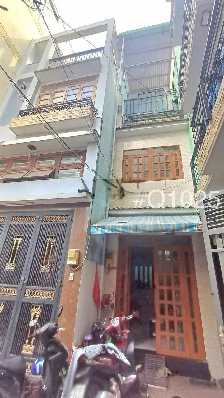 Q1025 nhà 4 tầng Ba Tháng Hai, quận 10. (2PN). 2,5 x 8m, chỉ 3, x tỷ