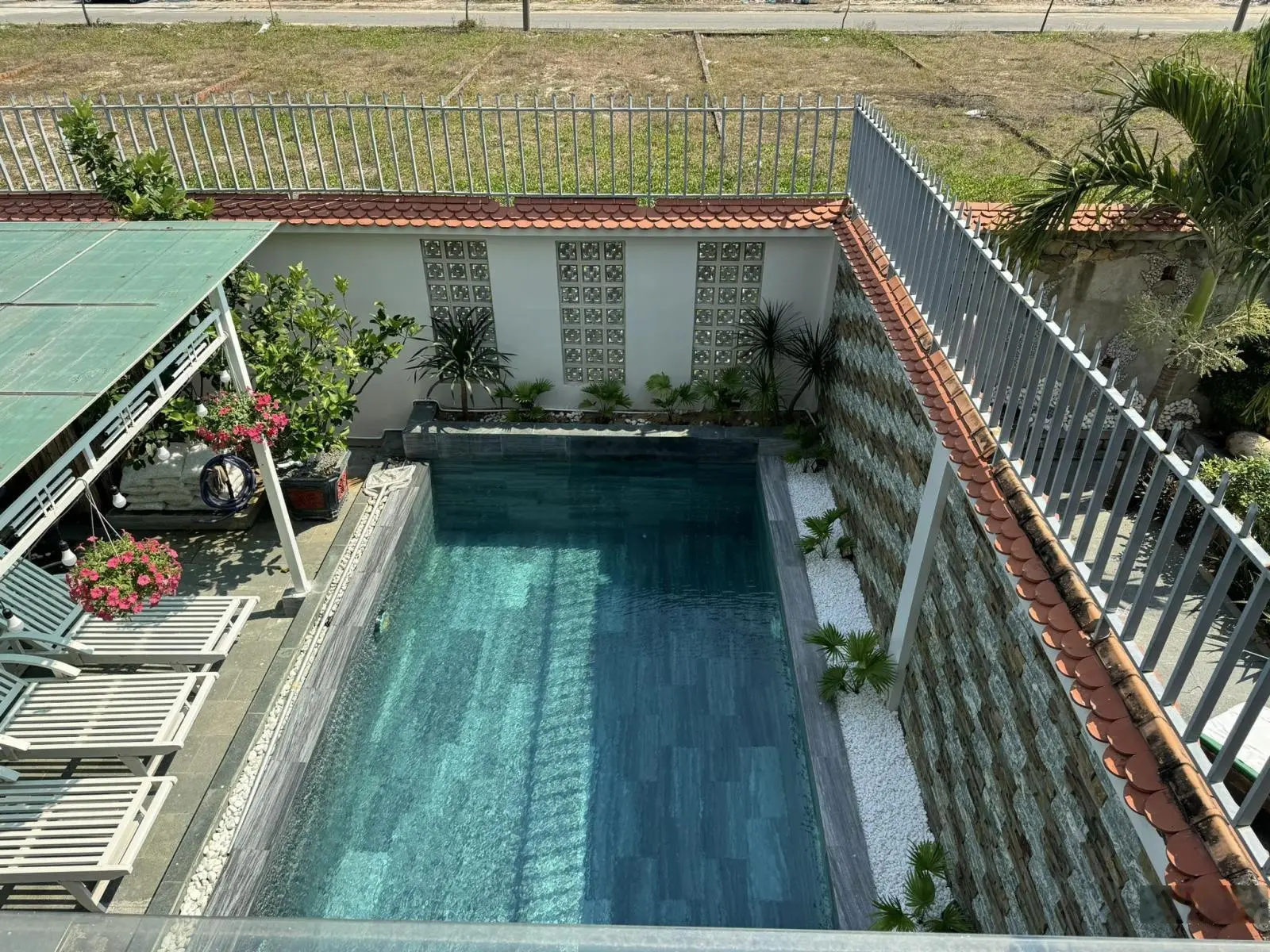 Bán villa 225m2 mặt tiền 9PN cạnh biển An Bàng kề sông, cận biển Hội An đang khai thác tốt