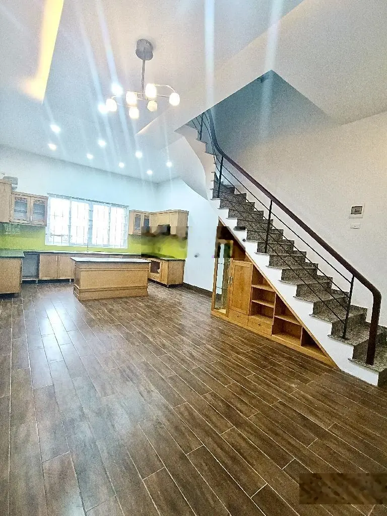 Bán nhà Nghĩa đô Cầu Giấy, gần 50m2, 5 tầng, mt gần 5m Hơn 9 Đồng, Sát Ô Tô, Hồ Tây