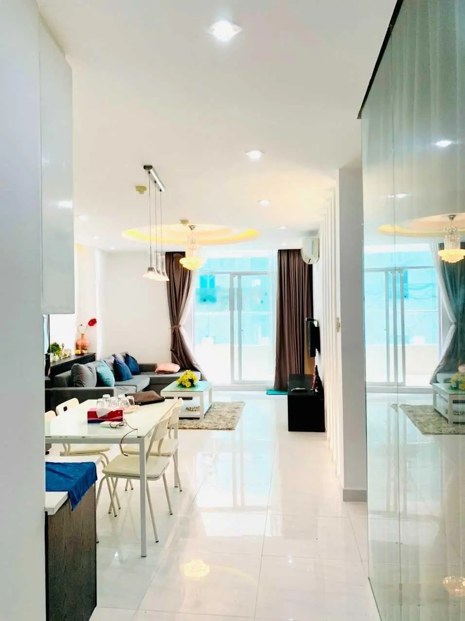 Tôi cần bán nhanh căn hộ Thủy Tiên Building 91m2 full nội thất 84 Trần Phú Vũng Tàu. LH: 0909 271 ***