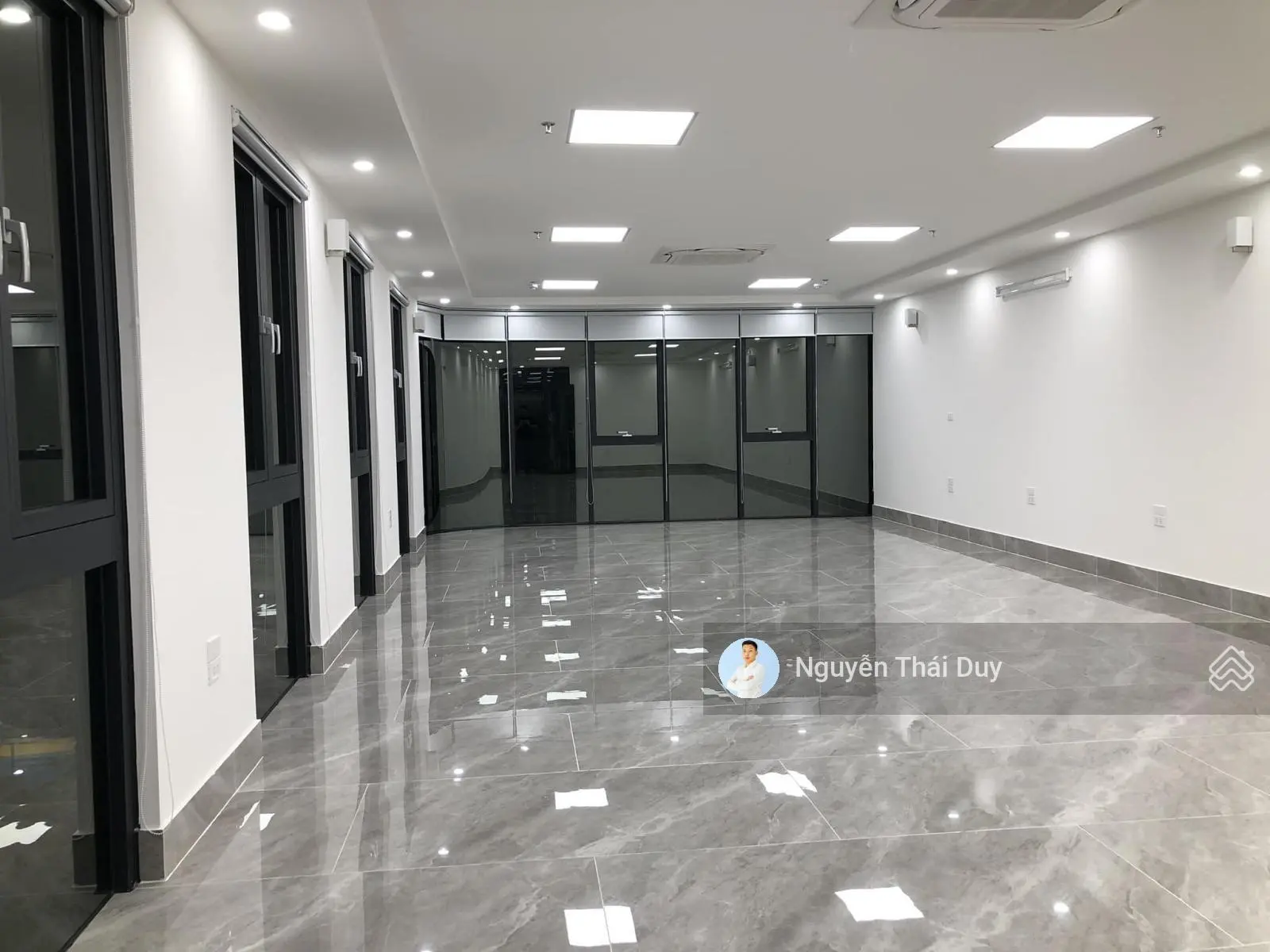 Bán nhà Nguyễn Trường Tộ, Ba Đình 120m2, thang máy, MT 6m, lô góc, KD sầm uất, chỉ hơn 45 tỷ