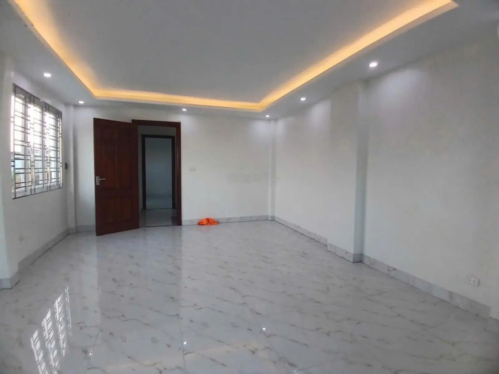 GẤP! Bán nhà mặt phố Cầu Tó Hữu Hòa lô góc 50m2*5T view vườn hoa giá 12.3 tỷ