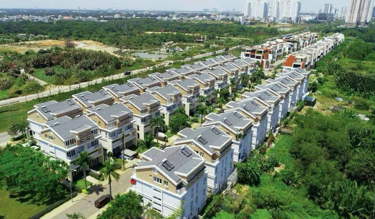 Gia đình cần bán gấp Biệt Thự Dragon Parc - Nhà Bè (DT: 8x21m=168m2) giá 14 tỷ 500, lh: 0909888799