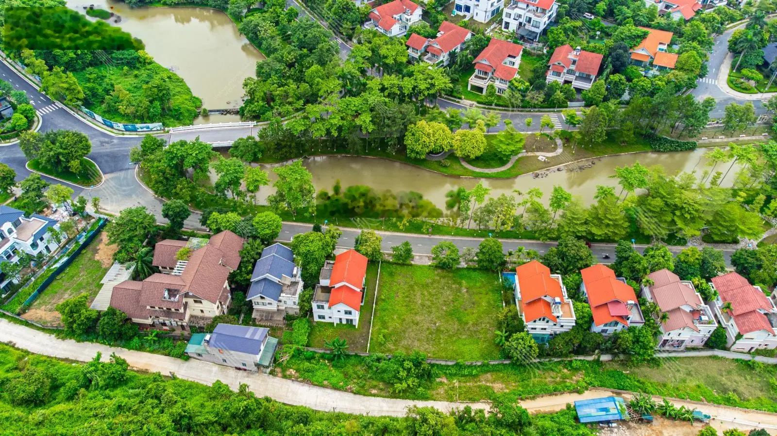 Thiết kế theo phong cách riêng trên diện tích Đất 3000m2 với view Suối ngọc tại Khu A Xanh Villas