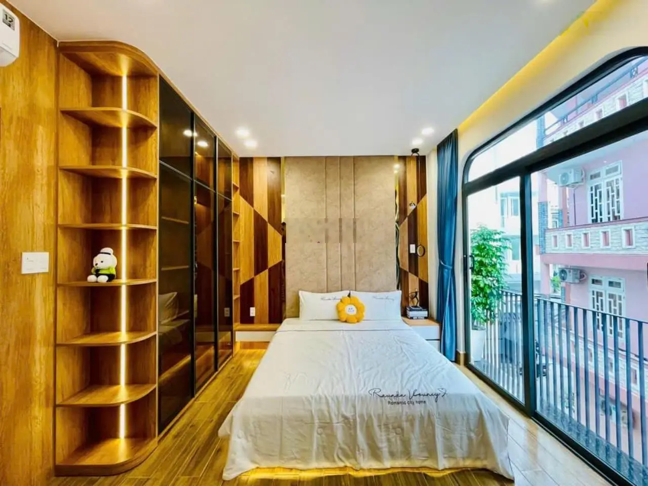 Siêu phẩm nhà giá tốt Lê Văn Qưới, Bình Tân, 60m2, giá 3 tỷ 350, cho thuê 20 triệu, sẵn sổ hồng.